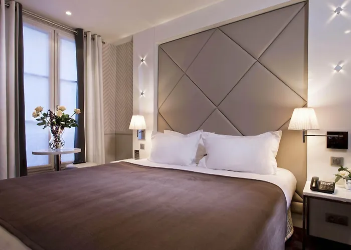 Longchamp Elysees Hotel