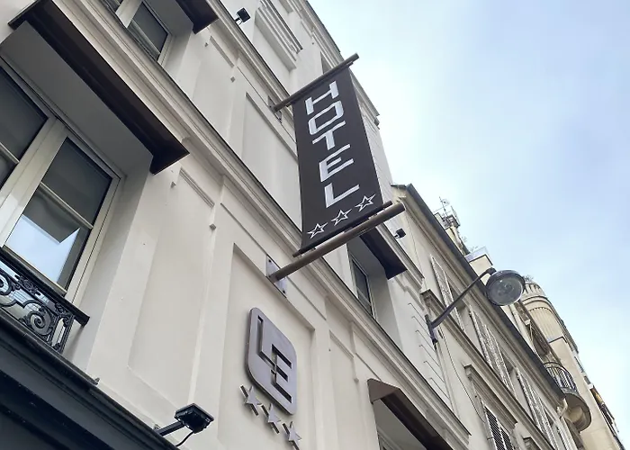 Longchamp Elysees Hotel