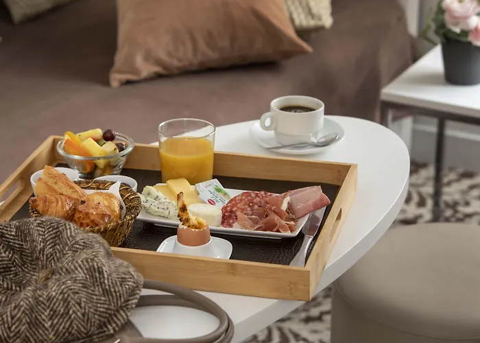 Hotel Longchamp Elysees Paris