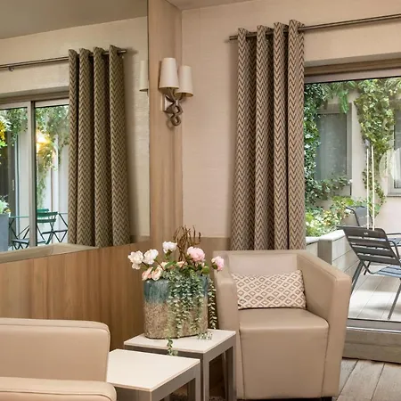 Longchamp Elysees Hotel
