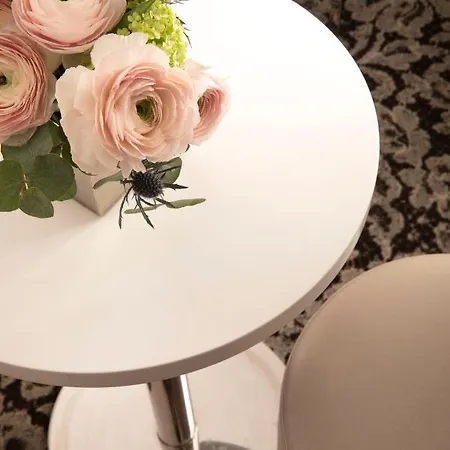 Longchamp Elysees Hotel Paříž
