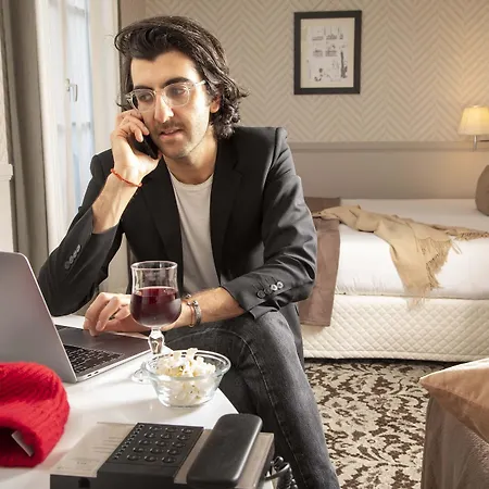 Hotel Longchamp Elysees Paříž