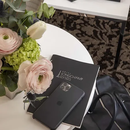 Longchamp Elysées 3* Parigi