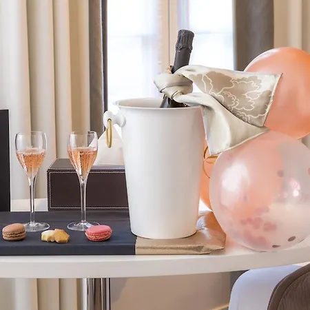 Longchamp Elysees Hotel Paříž