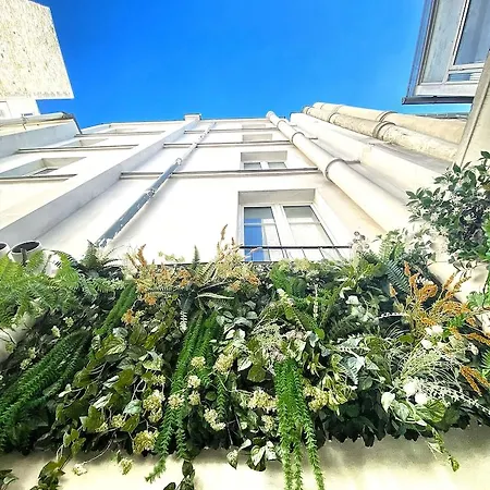 Hotel Longchamp Elysees