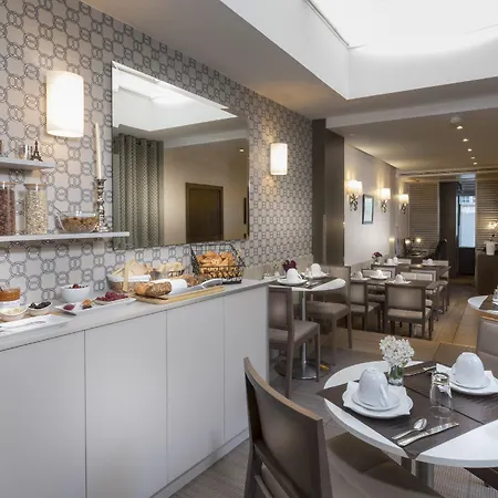 Longchamp Elysees Hotel 3*