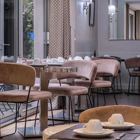 Hotel Longchamp Elysees Paříž