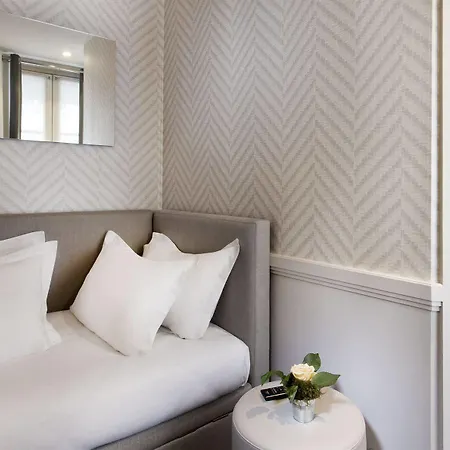 Longchamp Elysees Hotel