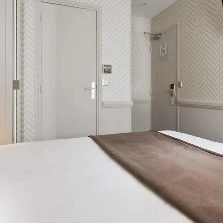 Longchamp Elysees Hotel