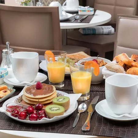 Hotel Longchamp Elysees 3*