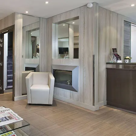 Longchamp Elysees Hotel