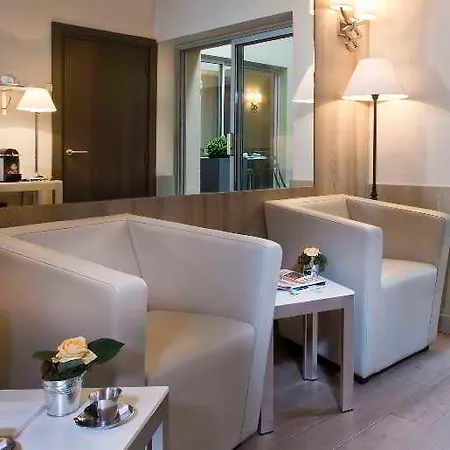 Hotel Longchamp Elysées