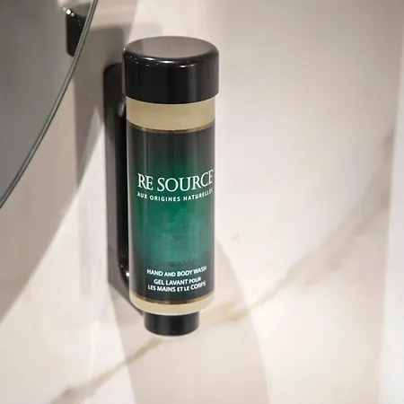 Longchamp Elysees Hotel