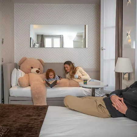 Longchamp Elysees 3*