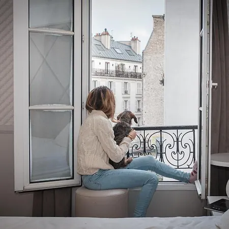Longchamp Elysées Hotel 3*