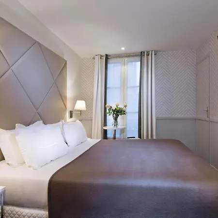 Longchamp Elysees Hotel