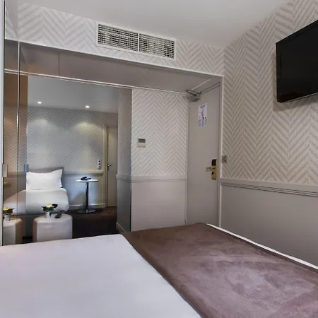 Longchamp Elysées Hotel 3*