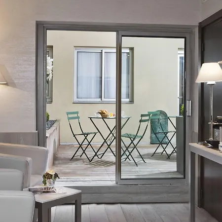 Longchamp Elysees Hotel