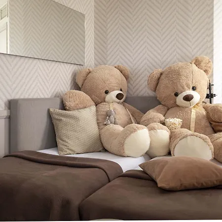 Longchamp Elysees Hotel 3*