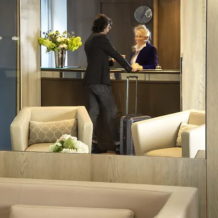 Hotel Longchamp Elysees