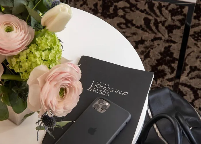 Longchamp Elysees 3* Париж