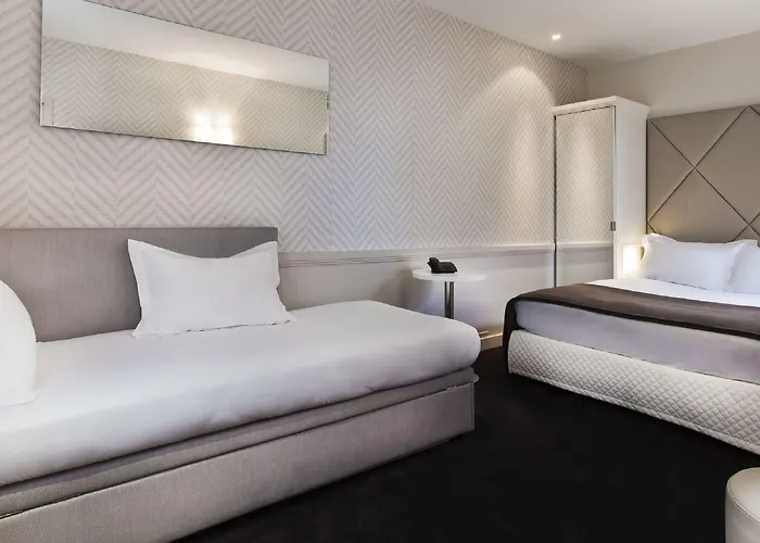 Longchamp Elysees 3* Париж