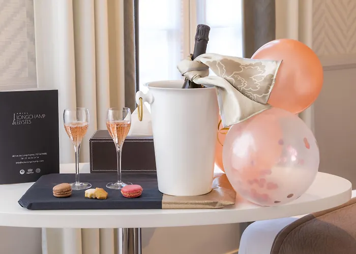 Отель Longchamp Elysees 3*