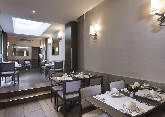 Отель Longchamp Elysees