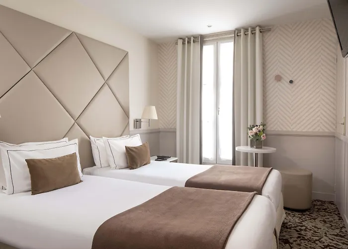 Longchamp Elysees 3* Париж