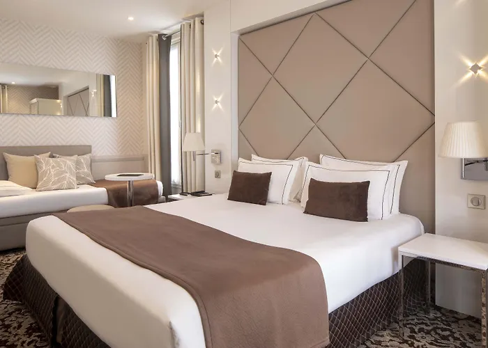 Longchamp Elysees Отель 3*