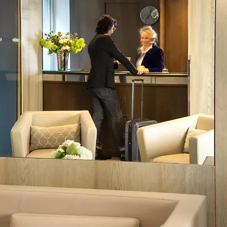 Hotel Longchamp Elysees Paříž