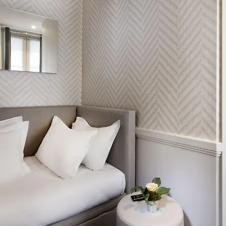 Hotel Longchamp Elysees Paříž