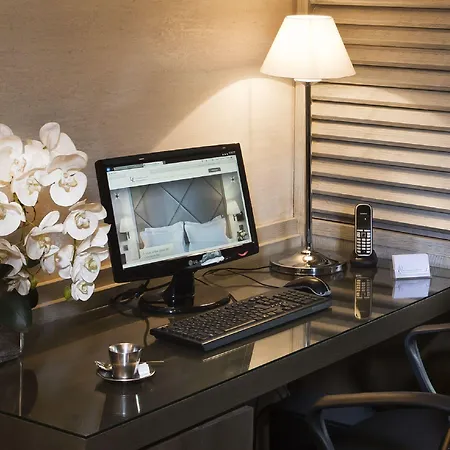 Hotel Longchamp Elysees Paříž