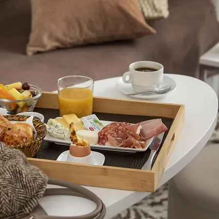 Hotel Longchamp Elysees Paříž
