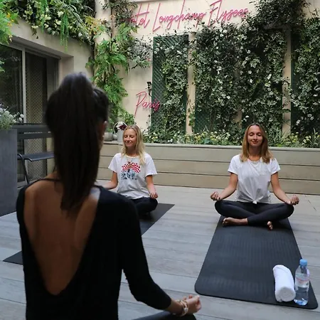 Longchamp Elysées Hotel